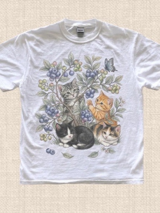 Gildan Tops - White Cat Graphic Tee with Kittens Flower Blueberry Design